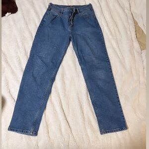 Fashion Nova Syraight Leg Jean